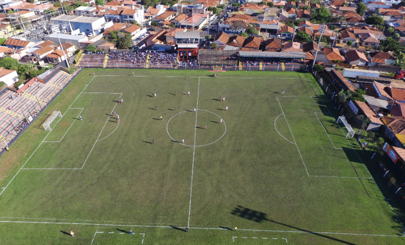 Governo busca opções para liberar estádio Leônidas Camarinha